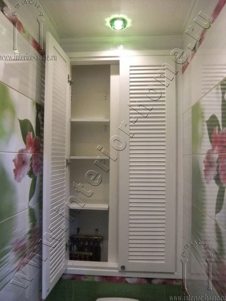 сантехнические шкафы в туалет из мдф с жалюзийными дверцами фото