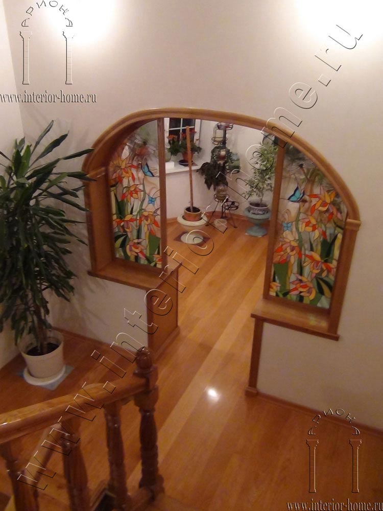 арка фрамуга с витражами и стеклами фото